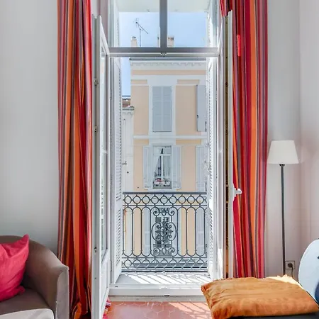 Charming Apt In The Golden Square Appartamento Cannes